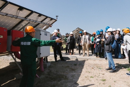 Образовательная экскурсия для студенток ВУЗов и работников сектора ВИЭ на солнечную электростанцию мощностью 2 МВт в г. Капшагай.