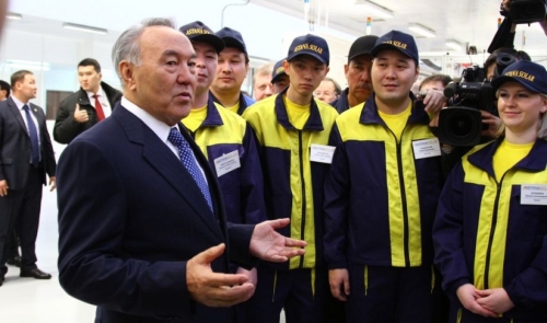  Назарбаев запустил в Астане завод по производству солнечных батарей